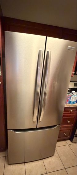 Frigidaire Stainless Steel French Door Refrigerator