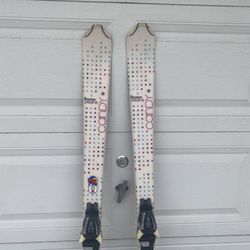 Ladies/girls Skis!