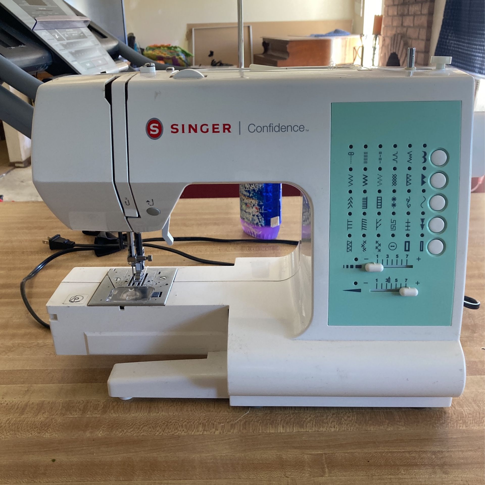 Singer Confidence 7363 Sewing