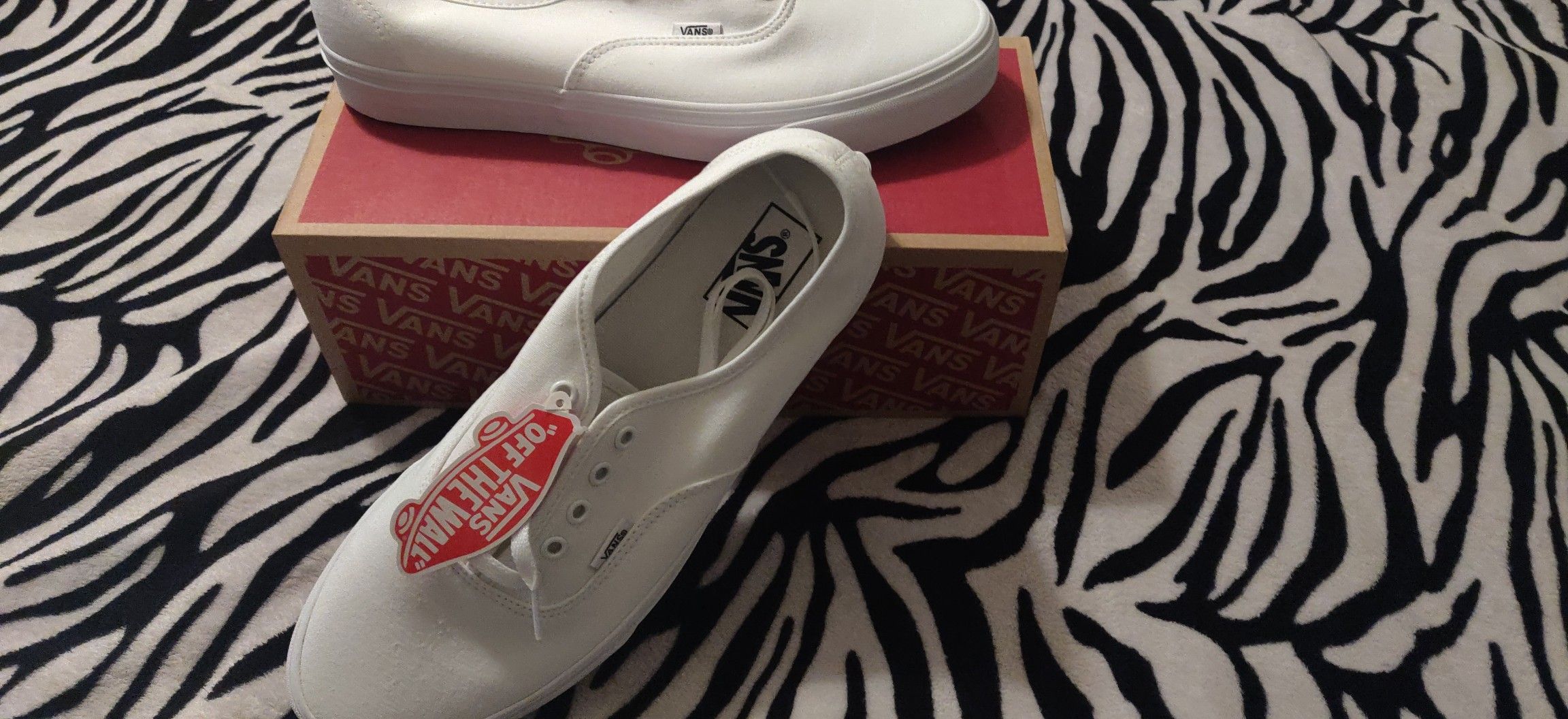 TRUE WHITE VANS SIZE 12