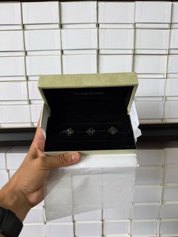 Van Cleef & Arpels Alhambra Bracelet with Box