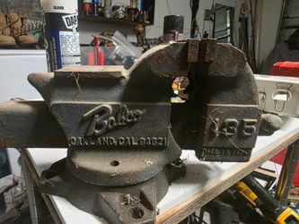 BABCO No.135 Swivel Anvil Bench Vise 4" Jaws With Pipe Grips