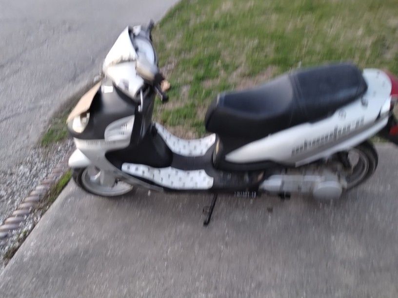 150cc Adventure Scooter Limited Edition