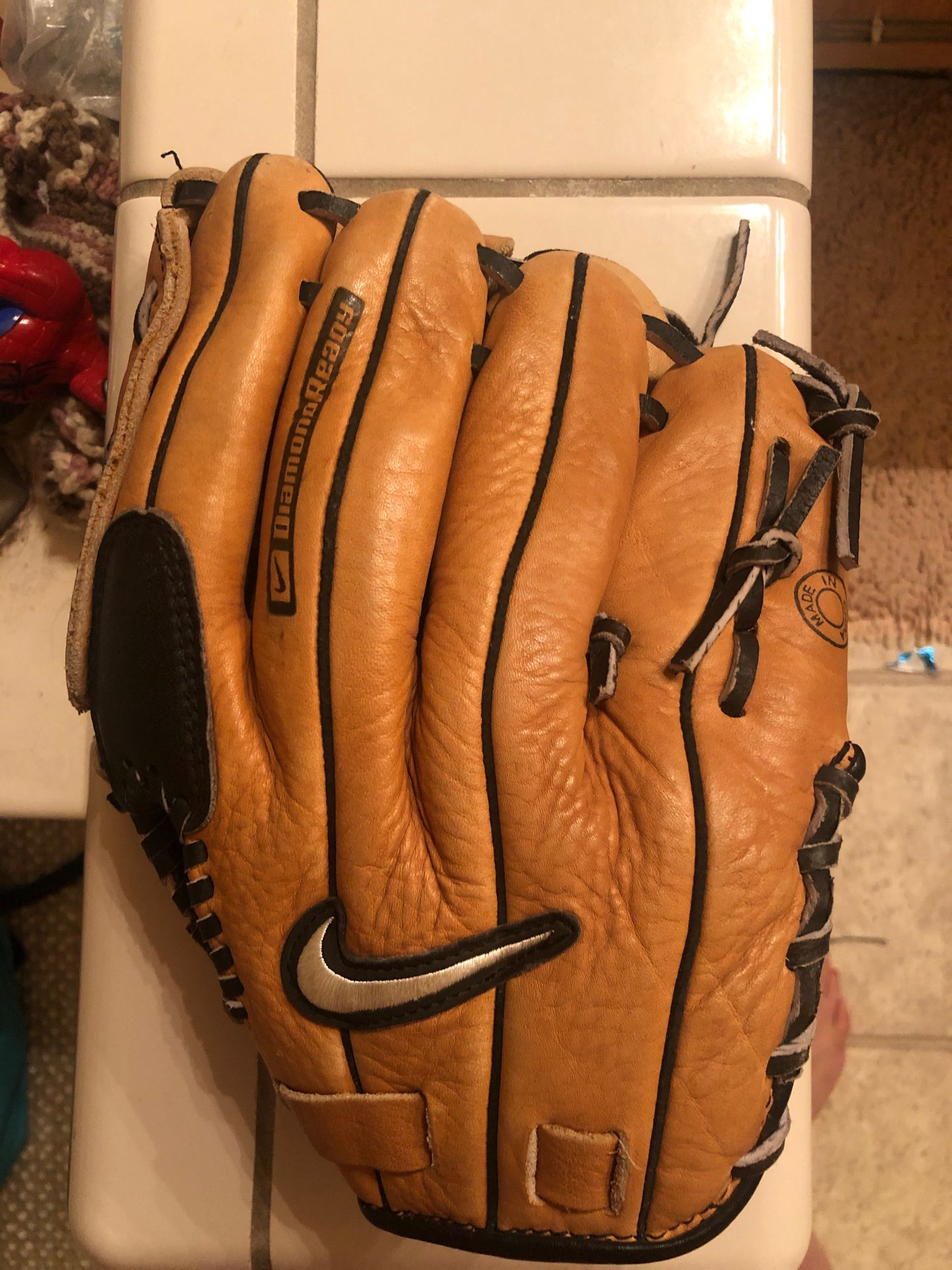 Left handed baseball glove Nike