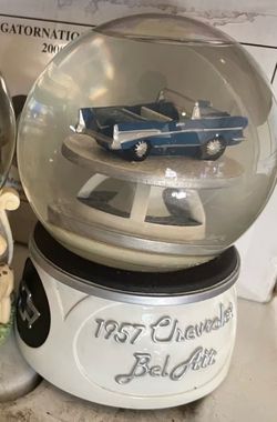 1957 Chevrolet Bel Air Snow Globe