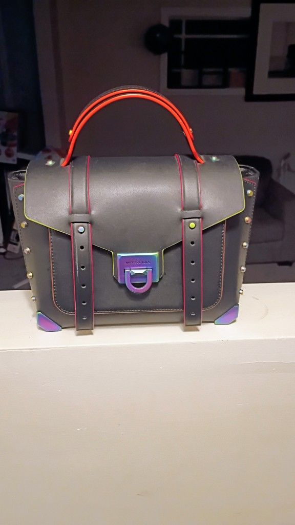 Michael Kors Manhattan Handbag