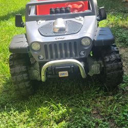 FISHER PRICE " JEEP HURRICANE  " JEEP. ( READ THE DESCRIPTION)