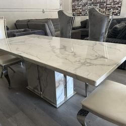 New Table $39 Down Take Home With Financing. 
