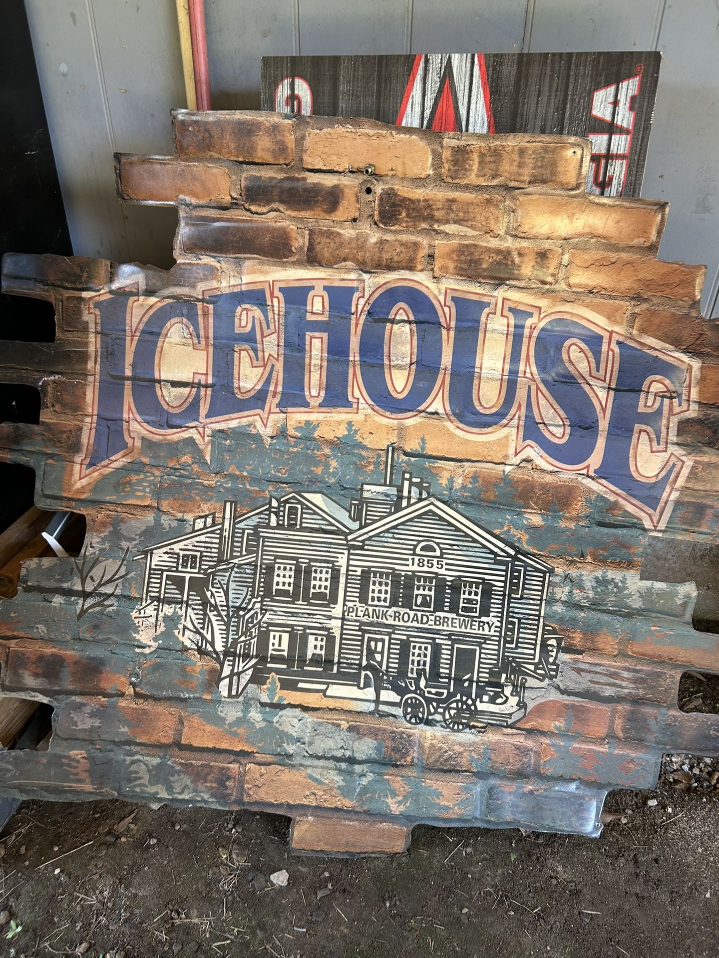 Metal Ice house Sign