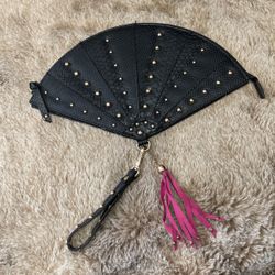 Fan-shaped Clutch