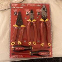 Mileaukee 5 Pc Insulated Tool Set