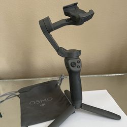 DJI OSMO MOBILE 3 GIMBAL STABILIZER FOR IPHONE - LIKE NEW!