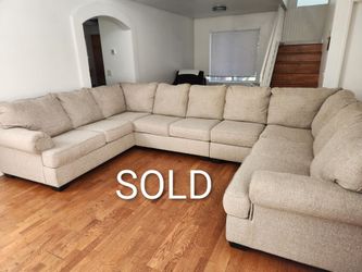 XL Ashley Furniture sectional in excellent condition!