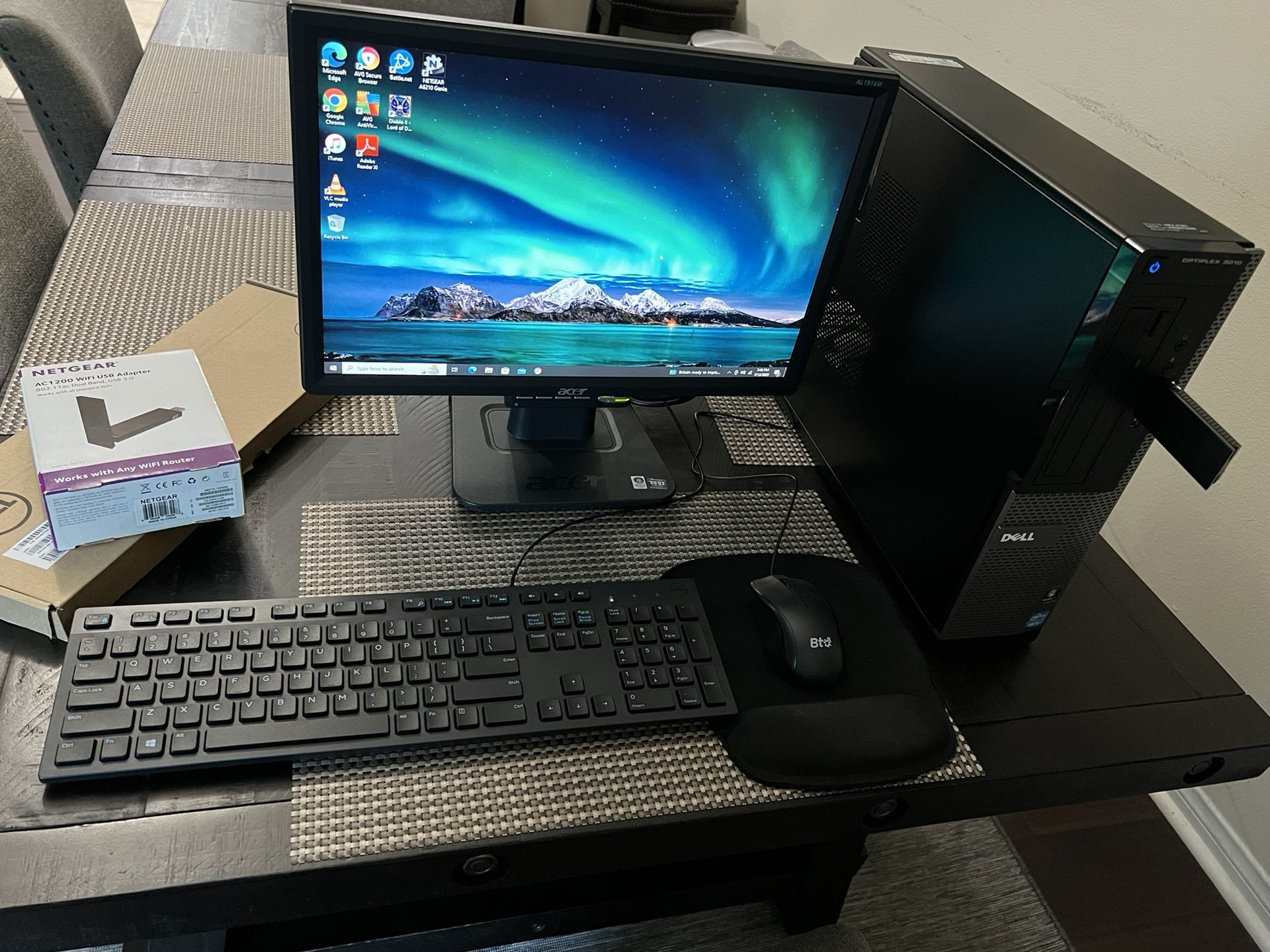 PC Computer Desktop Windows 10 Pro Complete Set-up With Keyboard / Mouse / Wi-Fi Adapter & Monitor In Great Like New Condition