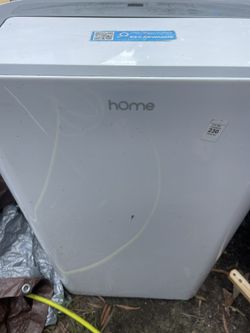 Portable air Conditioner with remote and window piece. 10,000 btu.  