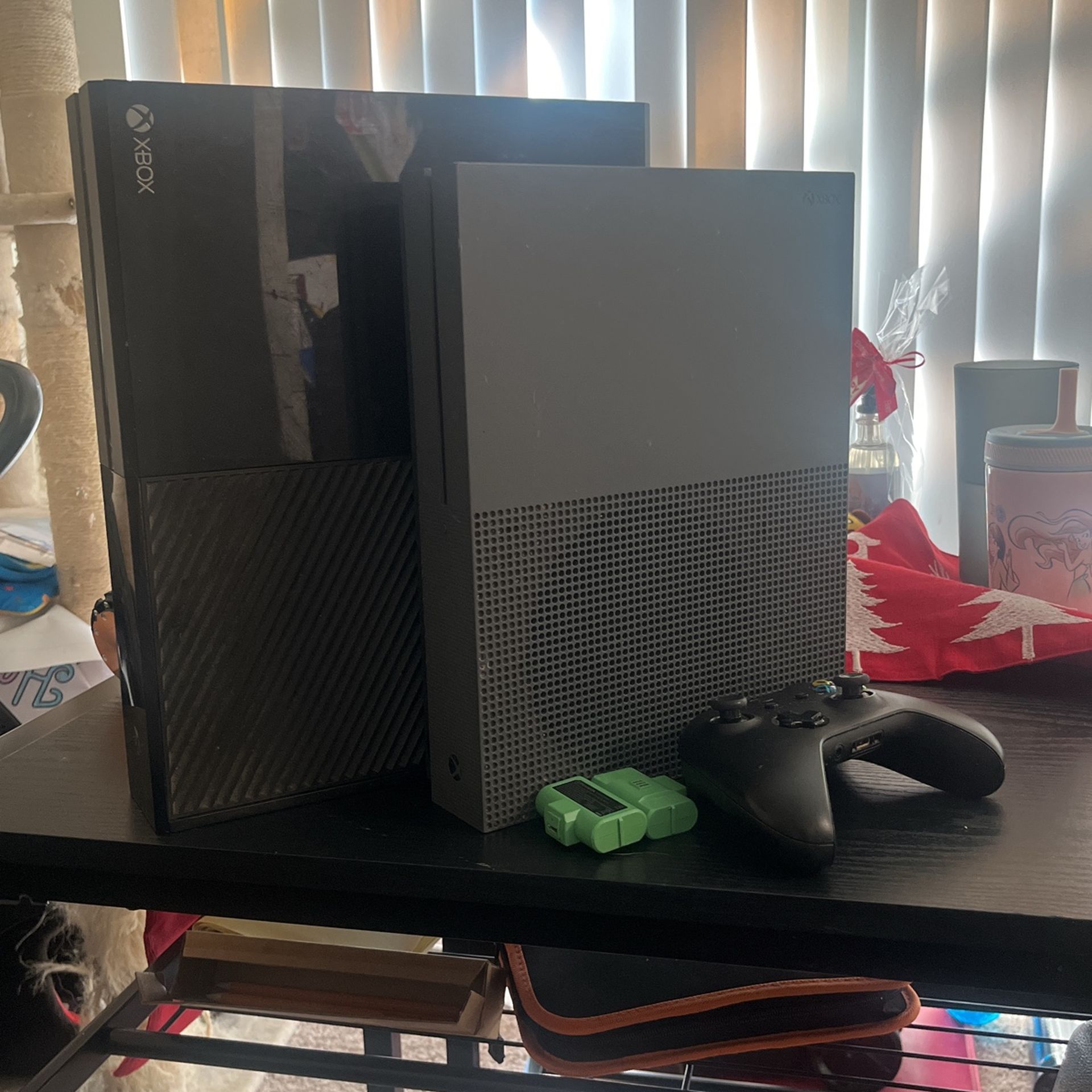 Xbox One X & Xbox One