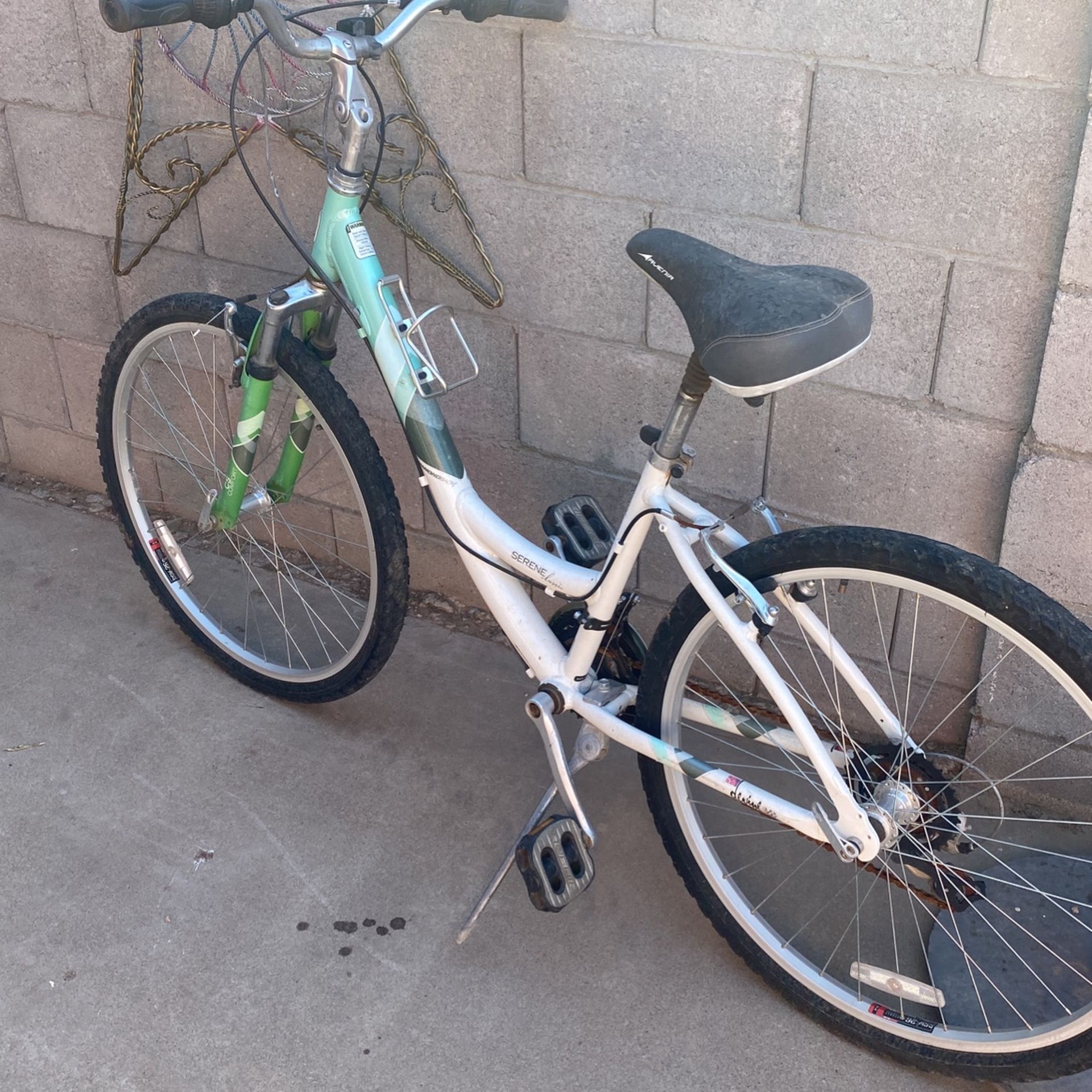 DIAMOND BACK SERENE  BIKE $45 Good Tires It’s been on the sun for a  While But Drive Good
