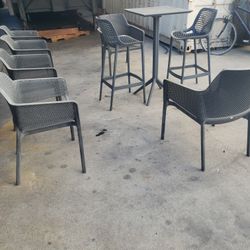 Patio chairs and table Good condition