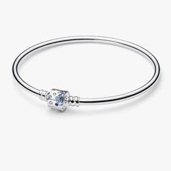 Sparkling Barrel Clasp Bangle ( Pandora) 🔥🔥
