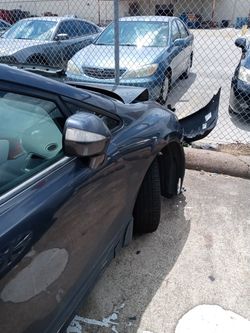 2008 honda civic hybrid car starts but need jumper selling as it is