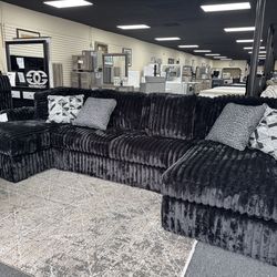 Midnight Double Chaise Sectional. 🚚WE DELIVER🚚