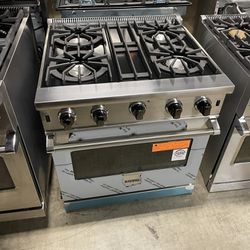 30”(w) Viking - Professional 5 Series 4.0 Cu. Ft. Freestanding Gas Convection Range - Stainless Steel