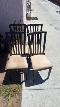 4 dining chairs No Table