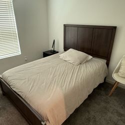 Full Size Wood Bed Barely Used, w Mattress/boxspring