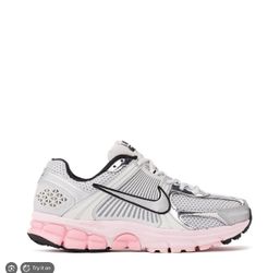 Brand new Nike pink vomero