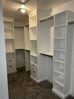 Walk-in Closet