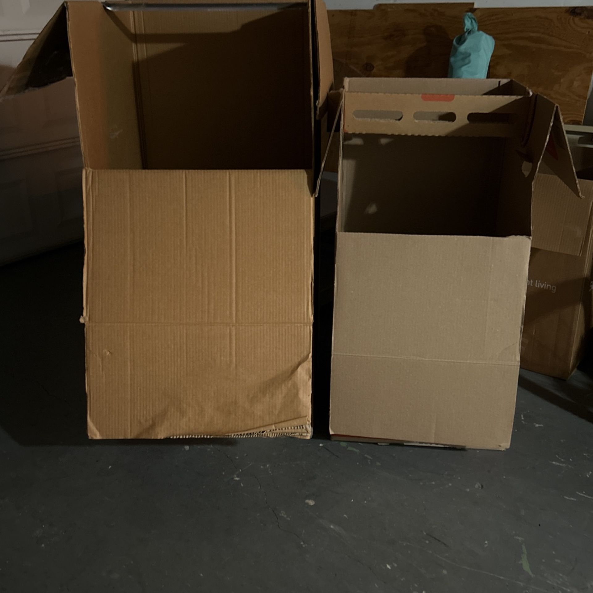 Free Moving Boxes 
