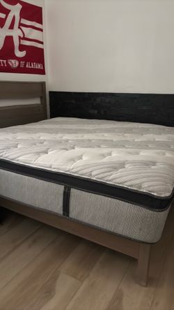 King size Bed