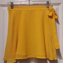 MINI SKIRT ( SIZE SMALL )