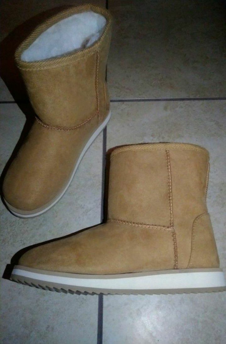 Girl Boots (Size: 2) 👉$20 Firm!👈