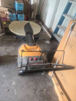 Poulan PRO PR521ES Snow Blower