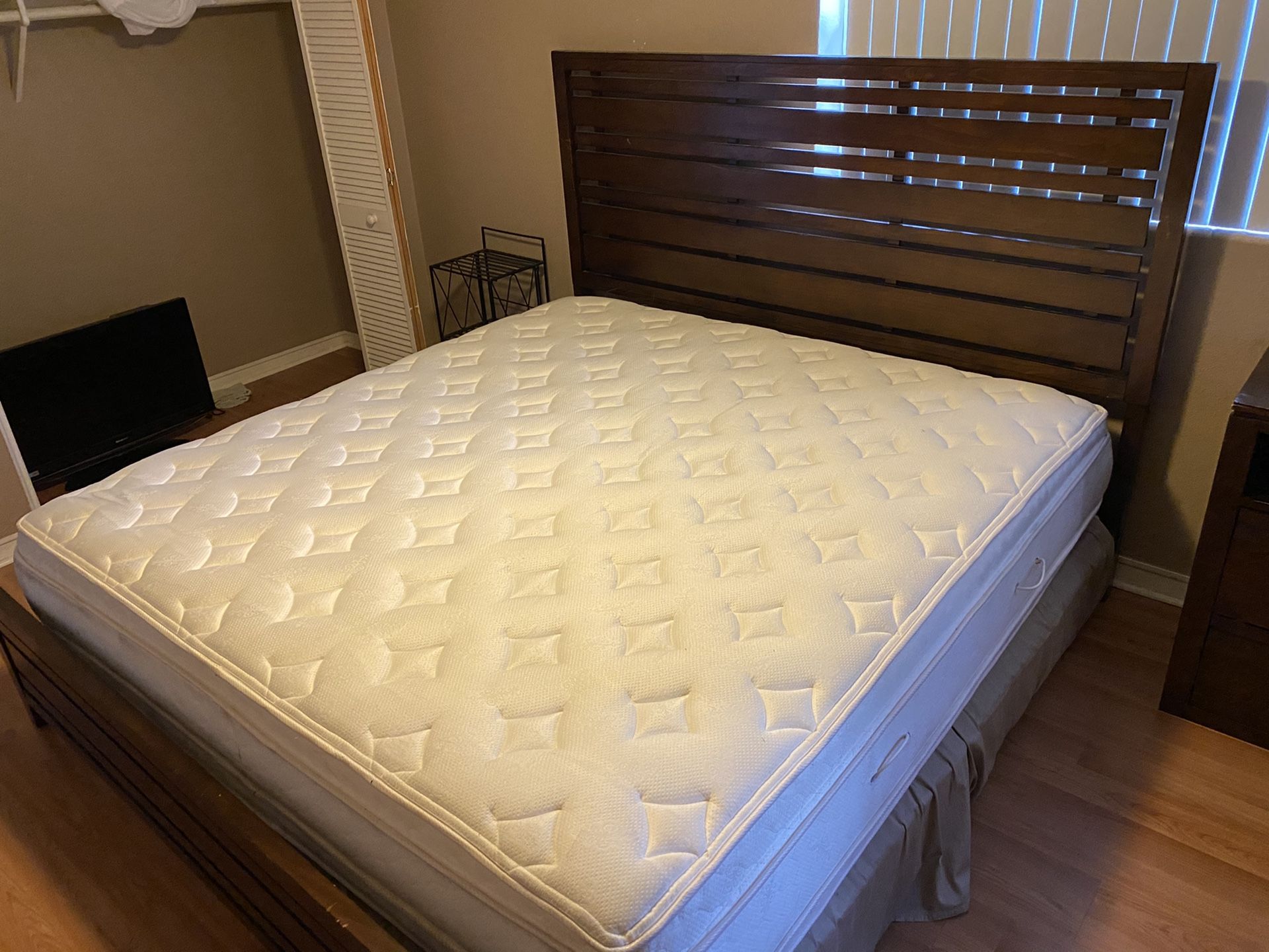 King Bed Frame with Mattress and Boxspring