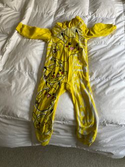 Pikachu onesie size S boys