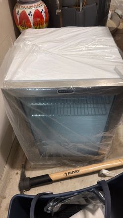 Whynter Beverage Cooler Mini Fridge