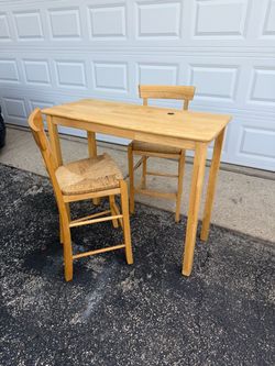 Counter high small dinning table