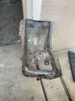 Brake booster support