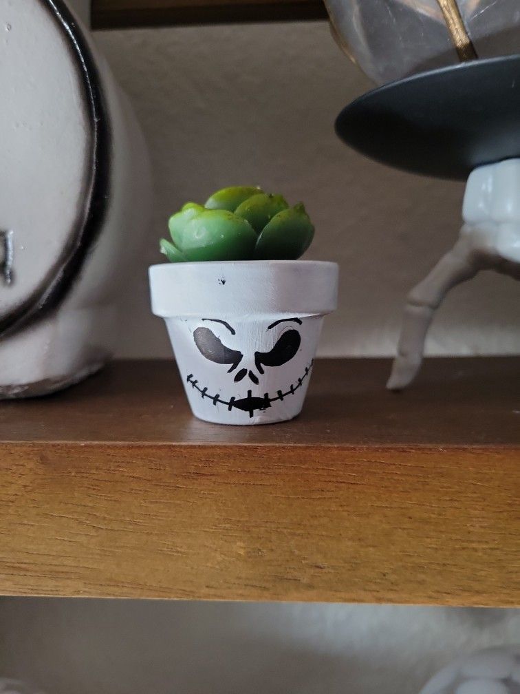 Jack Skeleton Succulant Candle