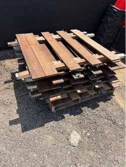 Gates for stakebed