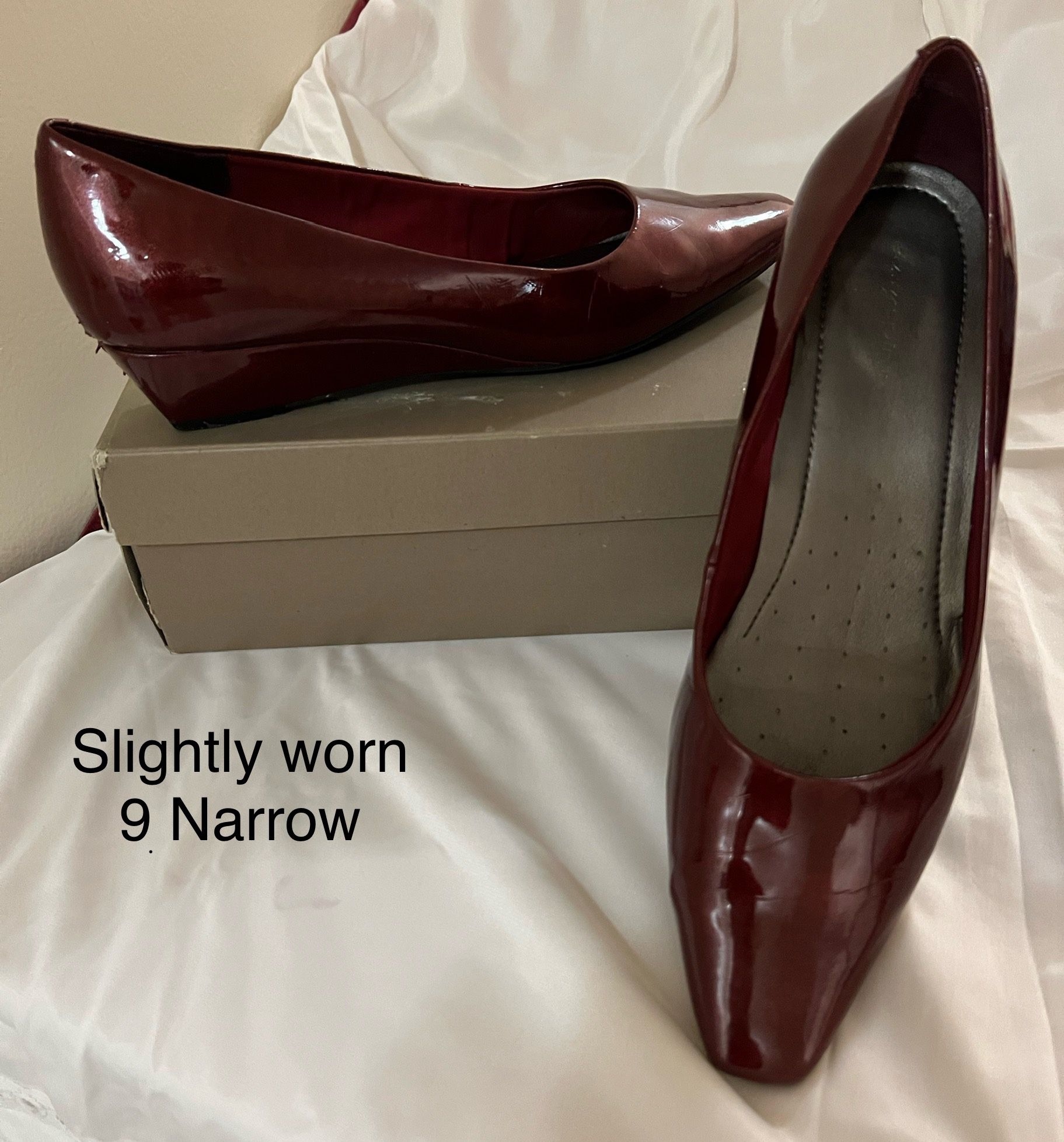 Easy Spirit Red Patent Leather Pumps