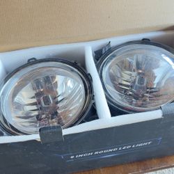 2018 Jeep Wrangler Sahara Headlights