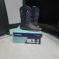 Magellan boots