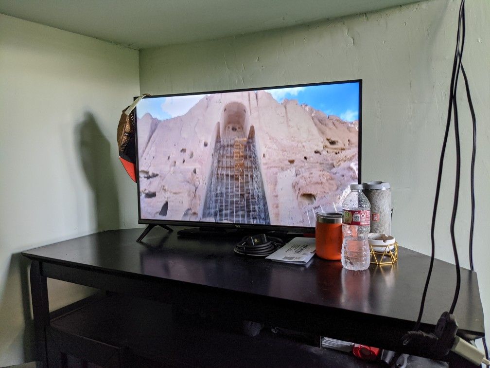 32in TCL tv 1 year old