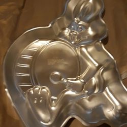 Vintage Buggs Bunny Cake Pan