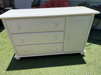 Dresser !!
