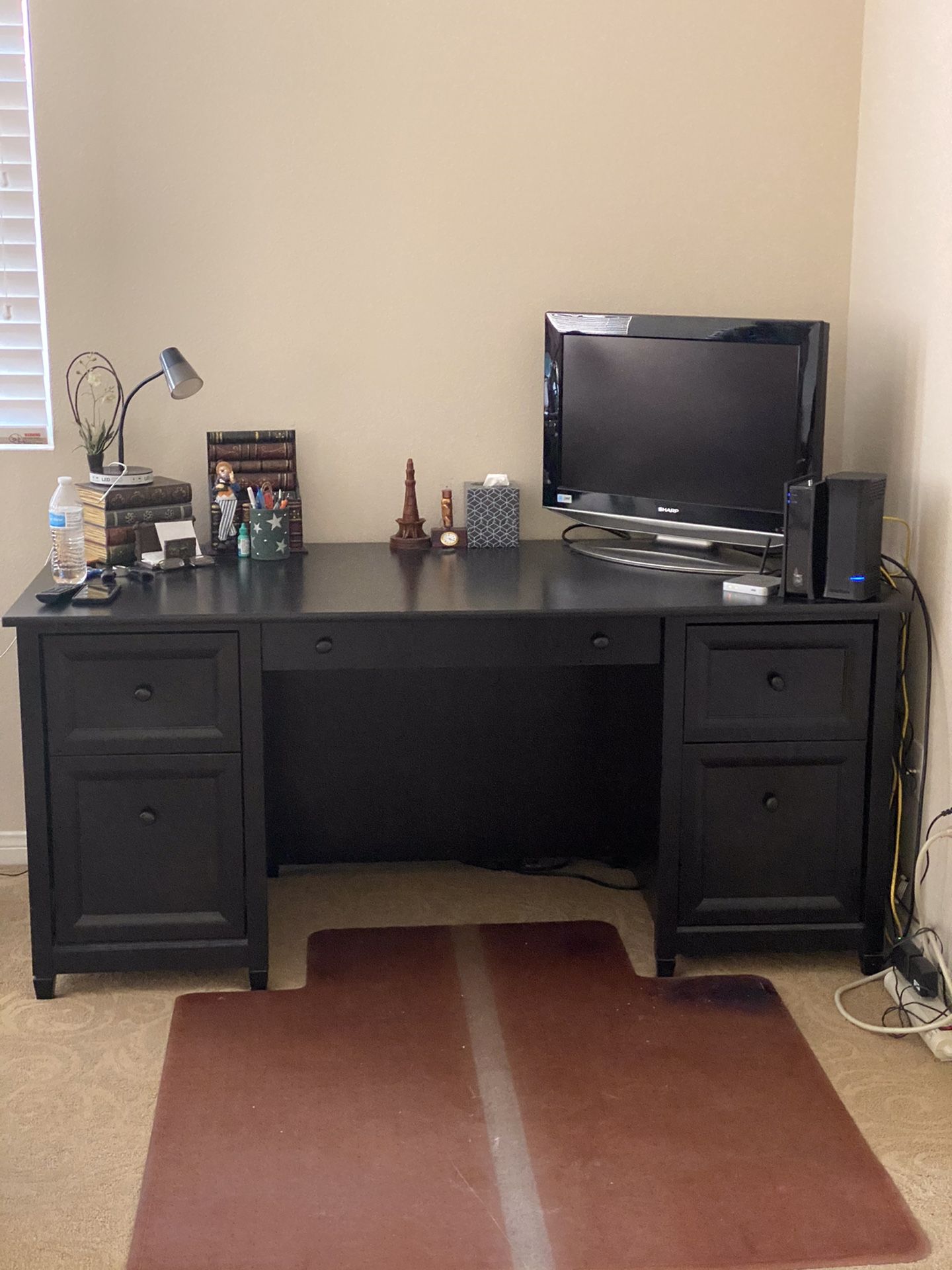 Black office desk