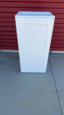 White shaker cabinet